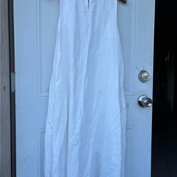 Sleeveless White High-Low Linen Dress - Picture 4 of 9